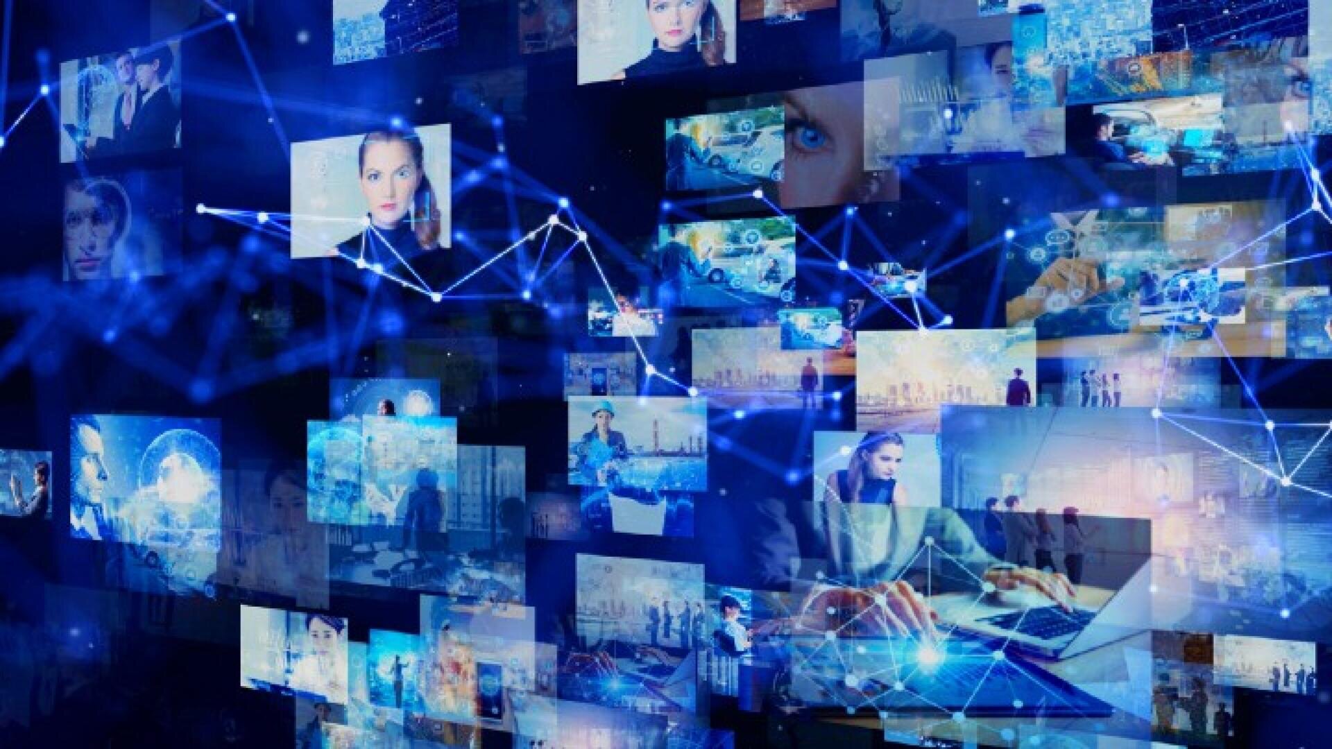 Eine Collage aus digitalen Bildschirmen zeigt Menschen, Technologie und globale Verbindungen, überlagert von blau leuchtenden Netzwerklinien und -knoten, die die digitale Kommunikation und die Vernetzung der Medien symbolisieren.