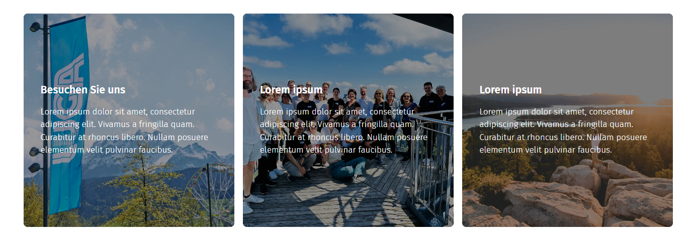 Drei Karten nebeneinander: Die erste zeigt eine blaue Flagge mit weißem Logo im Freien, die zweite eine Gruppe von Menschen, die auf einem Holzdeck posieren, die dritte zeigt eine Person, die auf einer Klippe sitzt und ein malerisches Tal überblickt. Text überlagert jedes Bild.